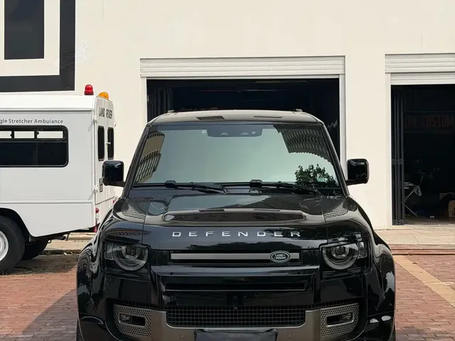 Land Rover Defender 2024 110 3.0T P400 X-DYNAMIC HSE