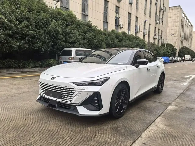 Changan UNI-V 2022 1.5T Premium Model