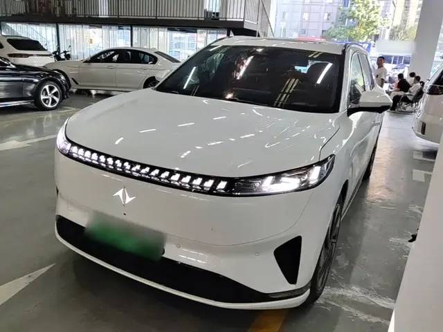 Dongfeng Yipai eπ008 2024 636Max Pure Electric 6-Seater