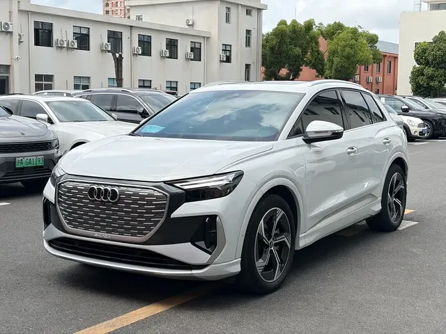 Audi Q4 e-tron 2023 40 e-tron Pioneer Edition