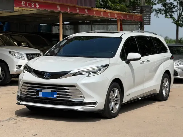 Toyota Sienna 2021 2.5L Hybrid Platinum Edition
