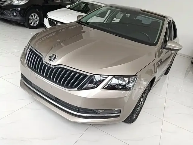 Škoda Octavia 2018 TSI230 DSG Luxury Edition