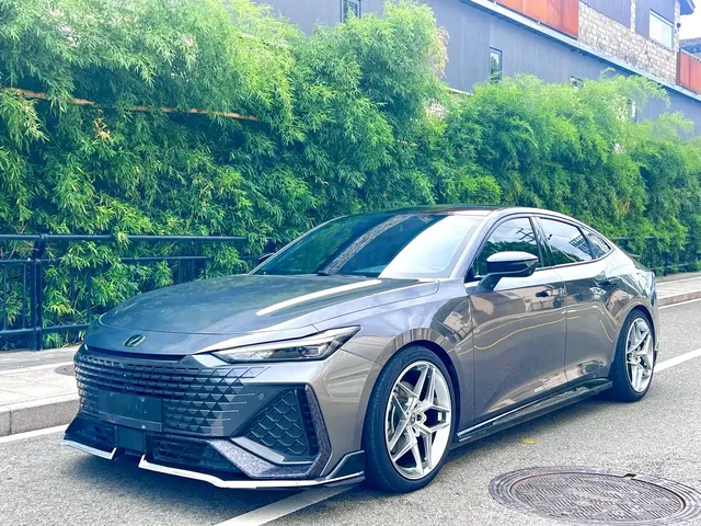 Changan UNI-V 2022 2.0T Speed Leader Edition