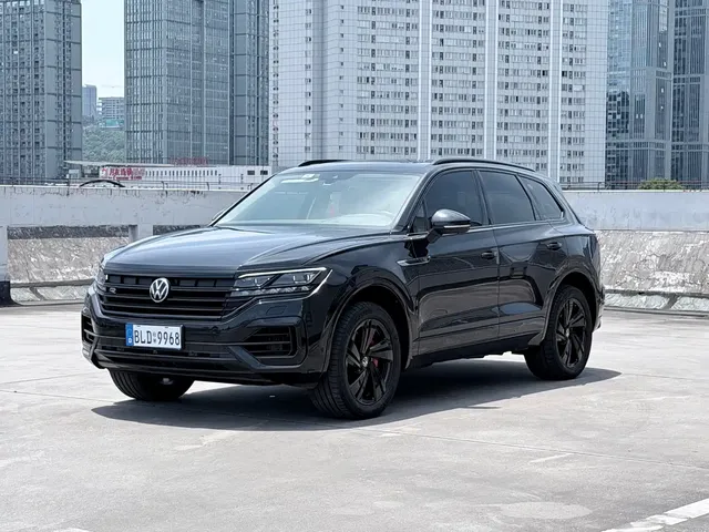 Volkswagen Touareg 2021 3.0TSI Sharp Edition with Gloss Black Sports Package