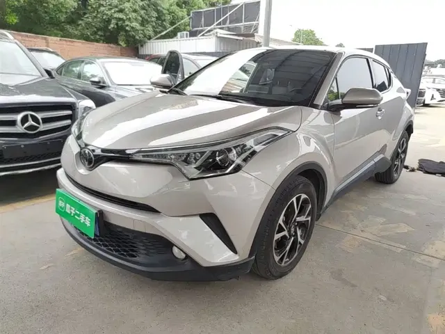 Toyota C-HR 2020 Model 2.0L Leading