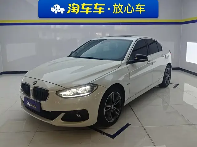 BMW 1 Series 2018 118i Sport Edition