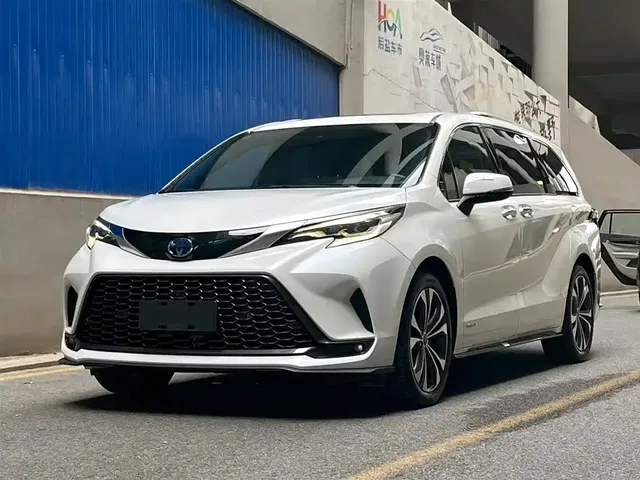 Toyota Granvia 2022 Model Year 2.5L Hybrid Flagship Edition