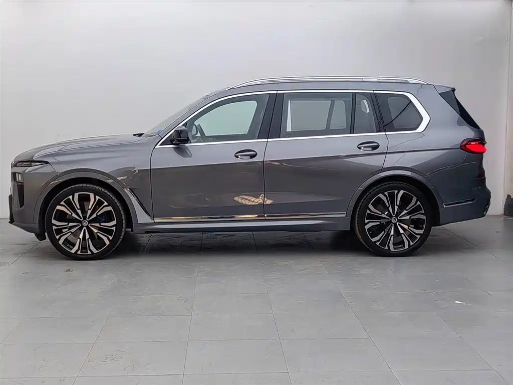 BMW X7 M60i 2023 xDrive M60i