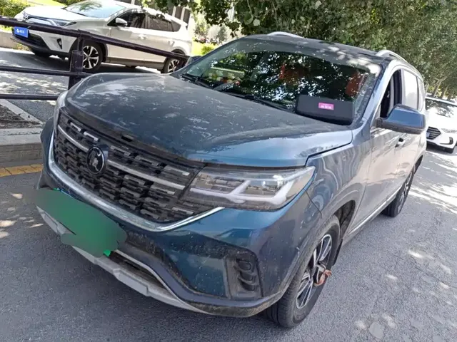 Dongfeng Fengxing T5 2022 Golden Age 1.6L Manual Dream Builder 5-seater