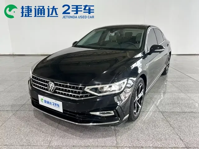 Volkswagen Magotan 2023 Model 2 Million Commemorative Edition 330TSI DSG Luxury