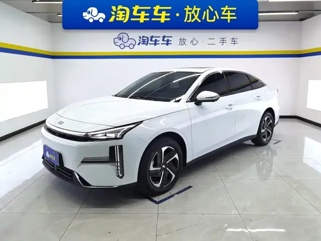 Geely Galaxy L6 2025 EM-i 140km Starship Edition