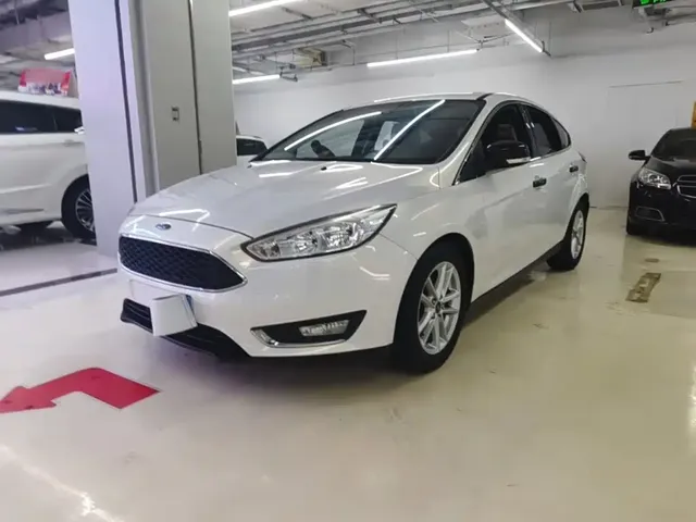 Ford Focus 2015 Hatchback EcoBoost 125 Automatic Premium Trend