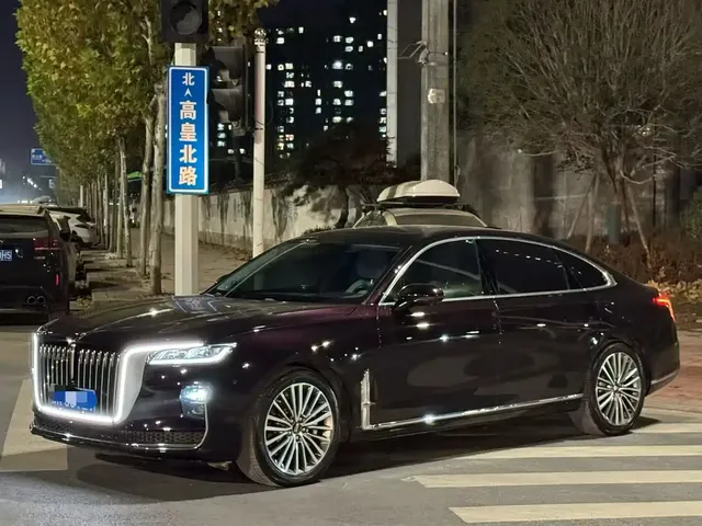Hongqi H9 2022 2.0T Smart Connect Flag Smooth Edition