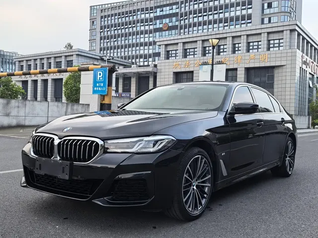 BMW 5 Series 2023 Facelift 530Li Leading M Sport Package