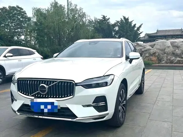 Volvo XC60 2023 B5 AWD Smart Luxury Edition