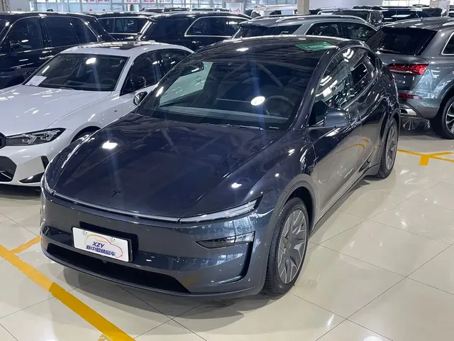 Tesla Model Y L 2025 Facelift Long Range AWD