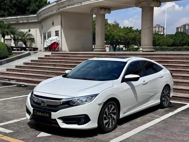 Honda Civic 2016 220TURBO CVT Luxury Edition