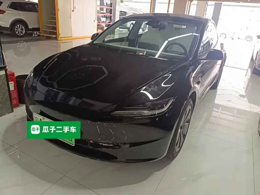 Tesla Model 3 2025 Model Year Facelift Rear-Wheel Drive