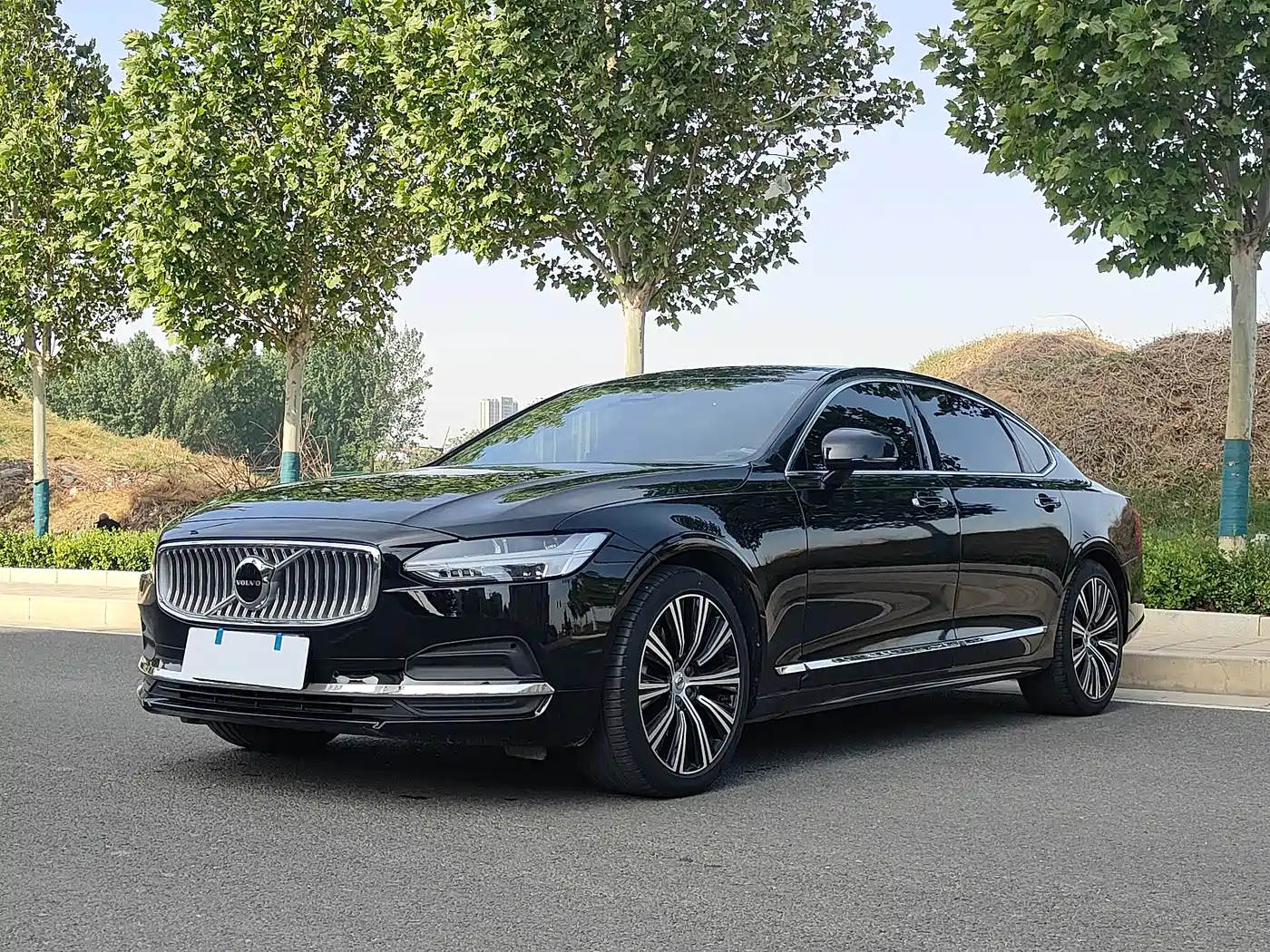 Volvo S90 2023 B5 Intelligent Vision Luxury Edition