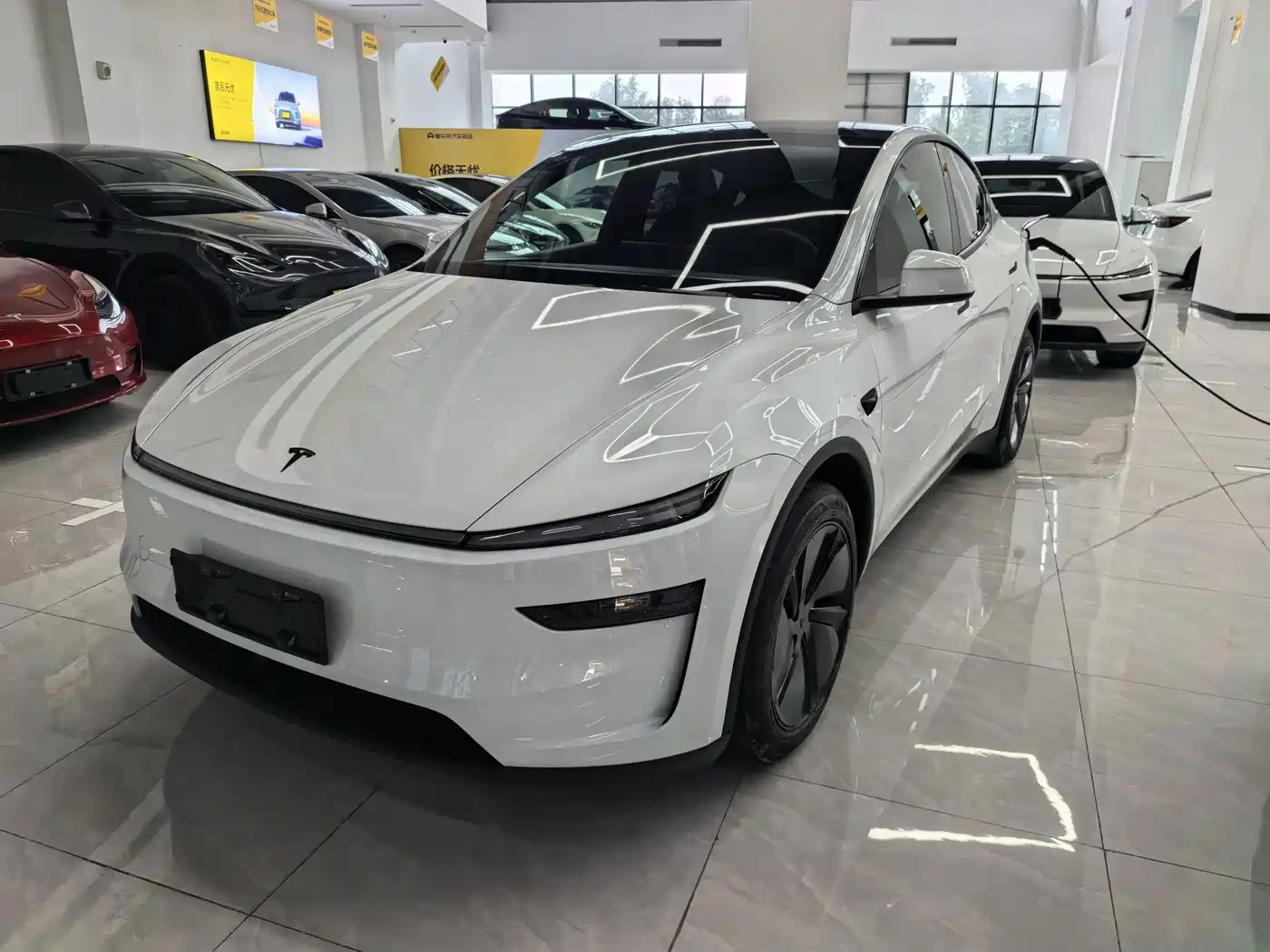 Tesla Model Y 2026 Rear-Wheel Drive