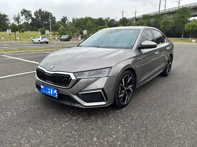 Škoda Octavia 2022 PRO TSI280 Luxury Edition