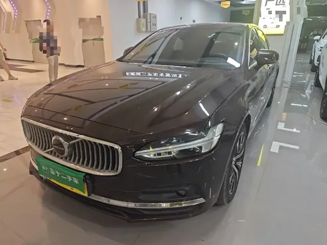 Volvo S90 2021 Model B5 Momentum Luxury Edition
