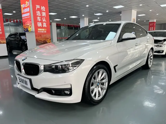 BMW 3 Series GT 2019 320i Fashion Model