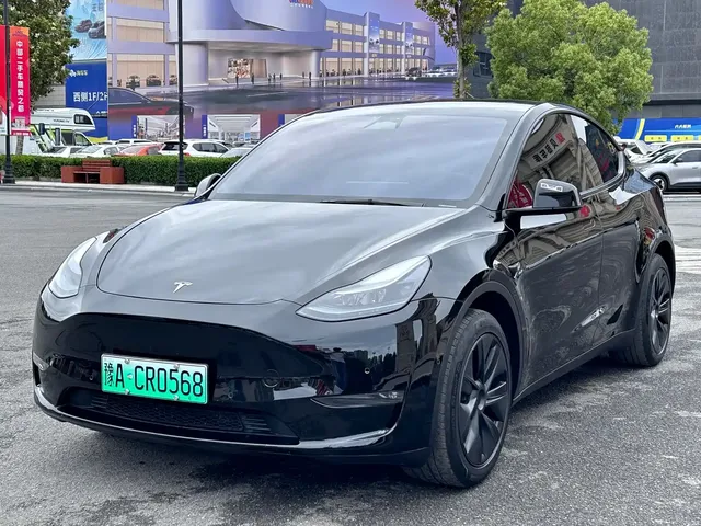 Tesla Model Y 2023 Long Range All-Wheel Drive Edition