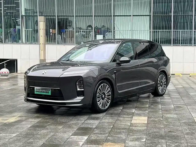NIO ES8 2025 Base Model