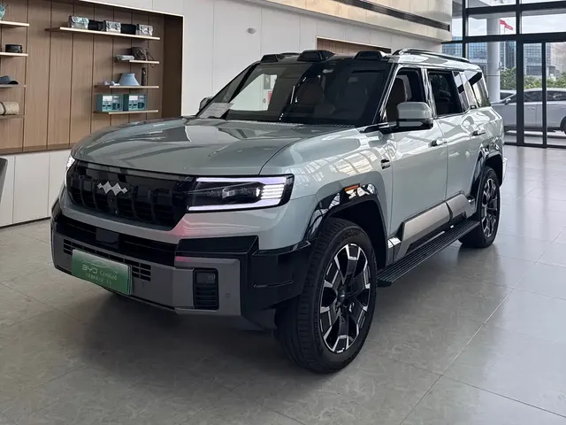 Fang Cheng Bao Leopard 8 2025 Zhiyong Flagship 7-Seater