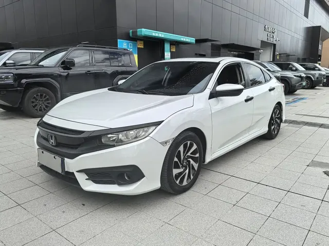 Honda Civic 2016 220TURBO CVT Luxury Edition
