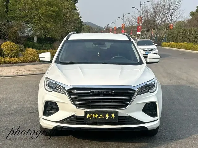Jetour X70 2020 1.5T DCT Comfort 7-seater