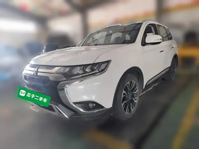 Mitsubishi Outlander 2020 2.4L 4WD Luxury 5-seater