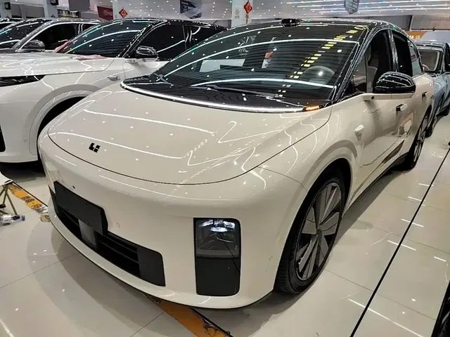 Li Auto i6 2025 2WD Base Model