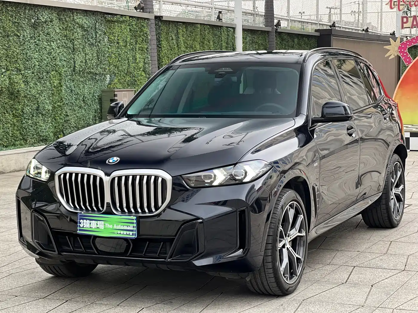 BMW X5 2025 Model xDrive 30Li Exclusive M Sport Blackout Package