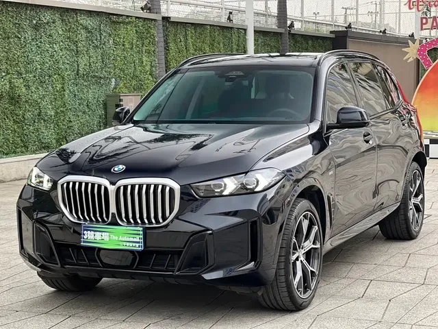 BMW X5 2025 Model xDrive 30Li Exclusive M Sport Blackout Package