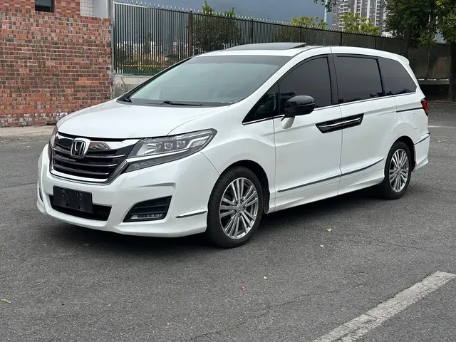 Honda Elysion 2016 2.4L Comfort Edition