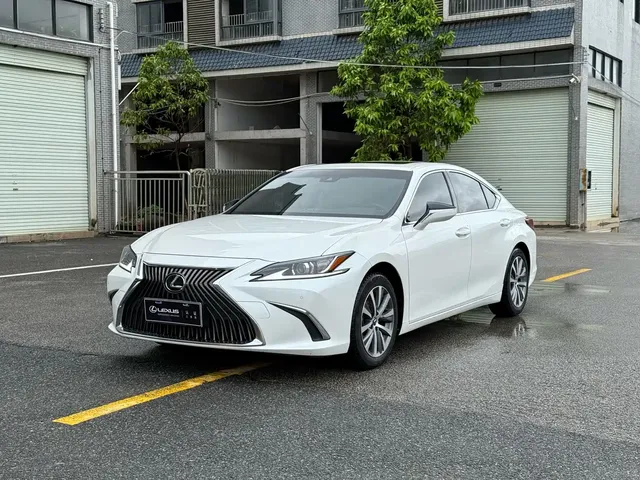 Lexus ES 2020 200 Excellence