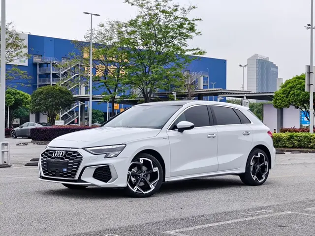 Audi A3 2023 Facelift Sportback 35 TFSI Luxury Elegance