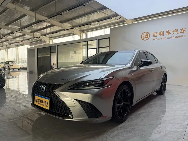 Lexus ES 2021 300h F SPORT