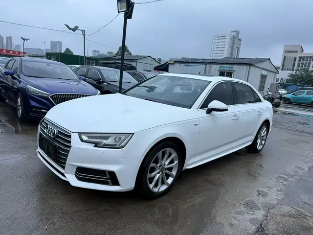 Audi A4L 2018 30th Anniversary 40 TFSI Fashion