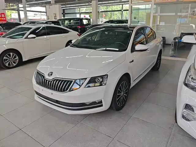 Škoda Octavia 2019 1.5L Automatic Luxury Edition