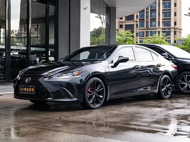 Lexus ES 2022 300h F SPORT