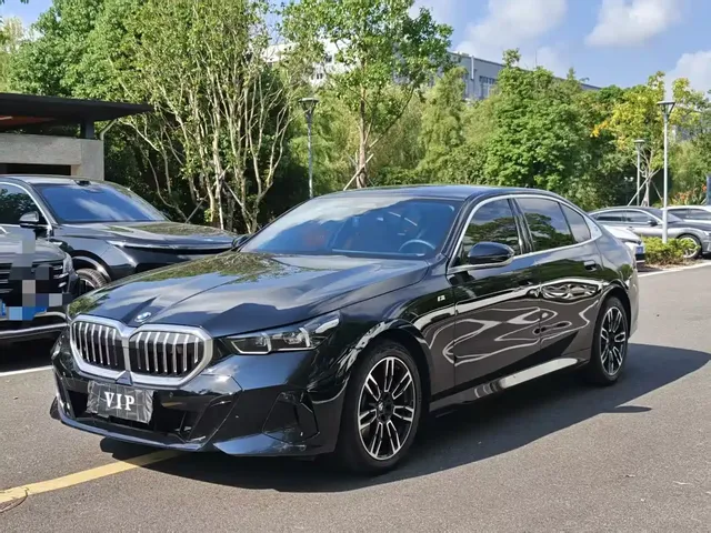 BMW 5 Series 2025 525Li M Sport Package