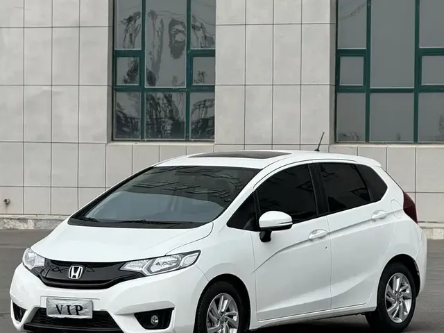 Honda Fit 2018 1.5L CVT Comfort Sunroof Edition