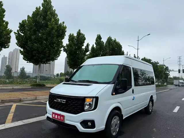 Jiangling JMC Fushun 2025 Model 2.0T 6MT Diesel Medium Wheelbase Medium Roof Commercial MPV 7 Seats
