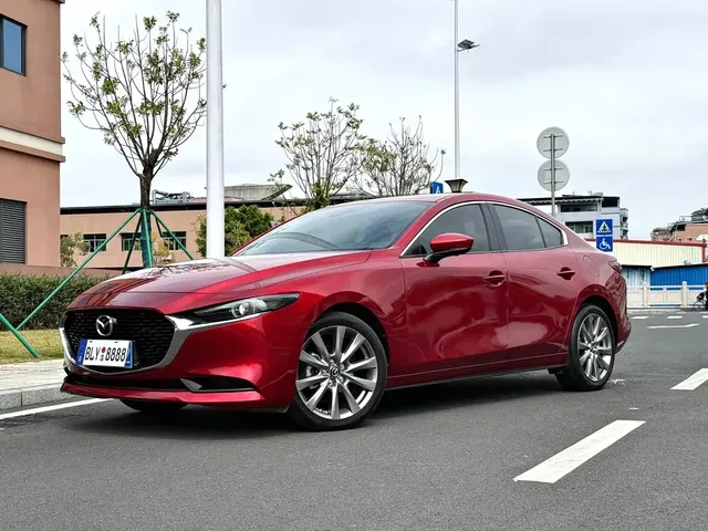 Mazda 3 Axela 2021 2.0L Automatic Quality Glamour