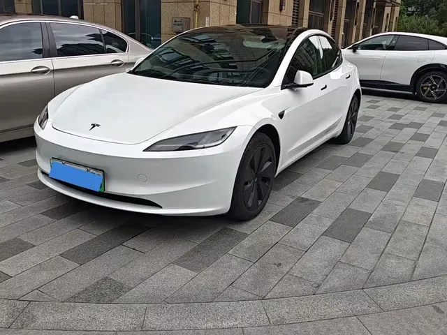Tesla Model 3 2025 Model Year Facelift Long Range Rear-Wheel Drive