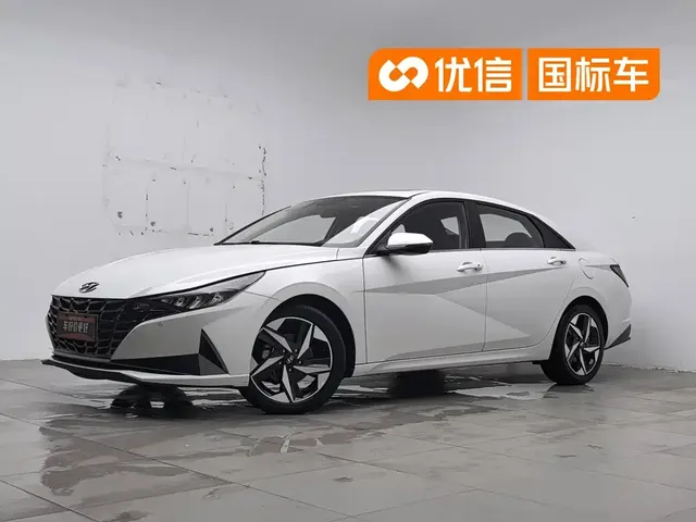 Hyundai Elantra 2022 1.5L CVT LUX Premium Edition