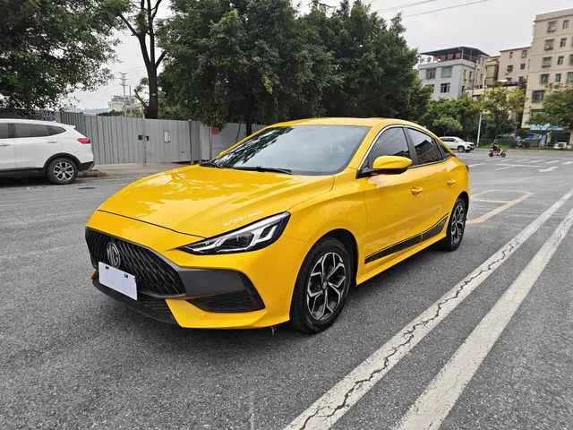 MG 5 2023 180DVVT CVT Luxury Edition